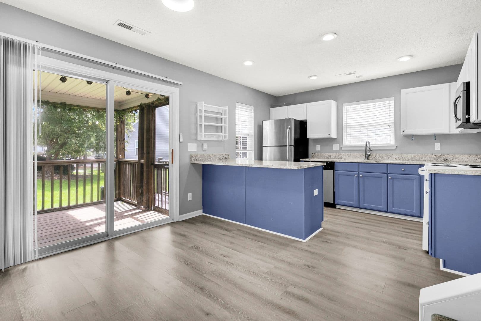 Charleston House: 478 Doane Way - 1
