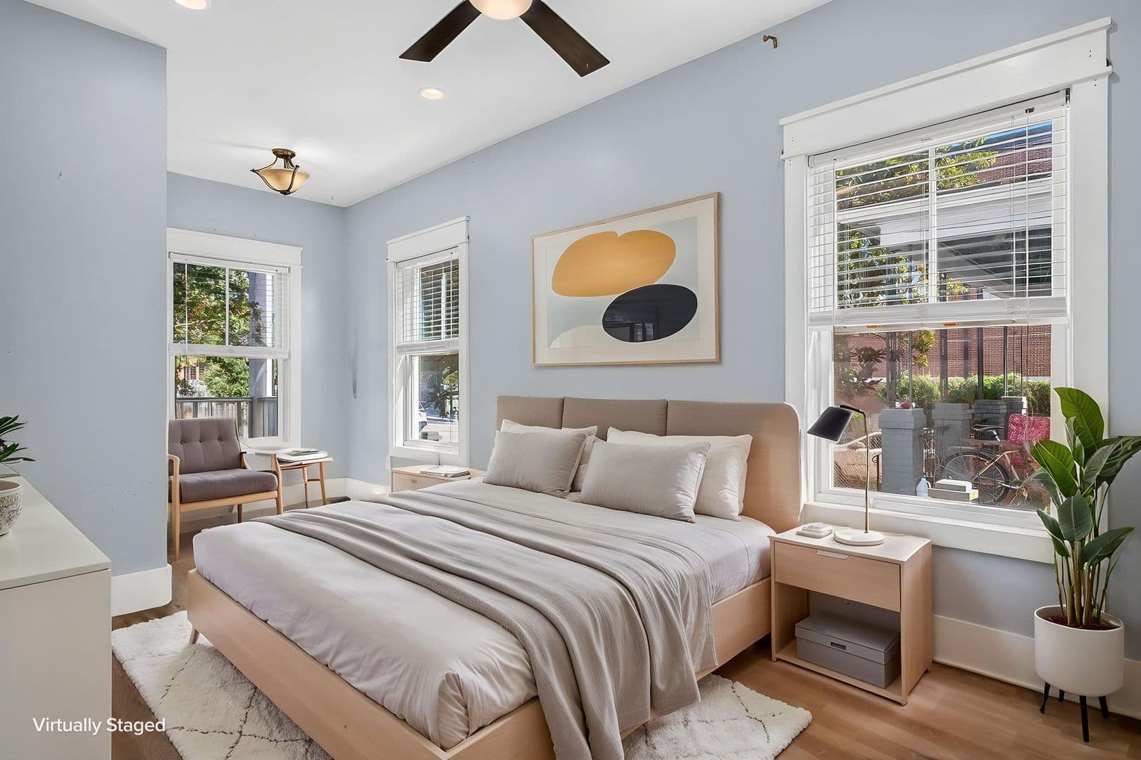 Charleston Apartment: 5 E Hampstead Square