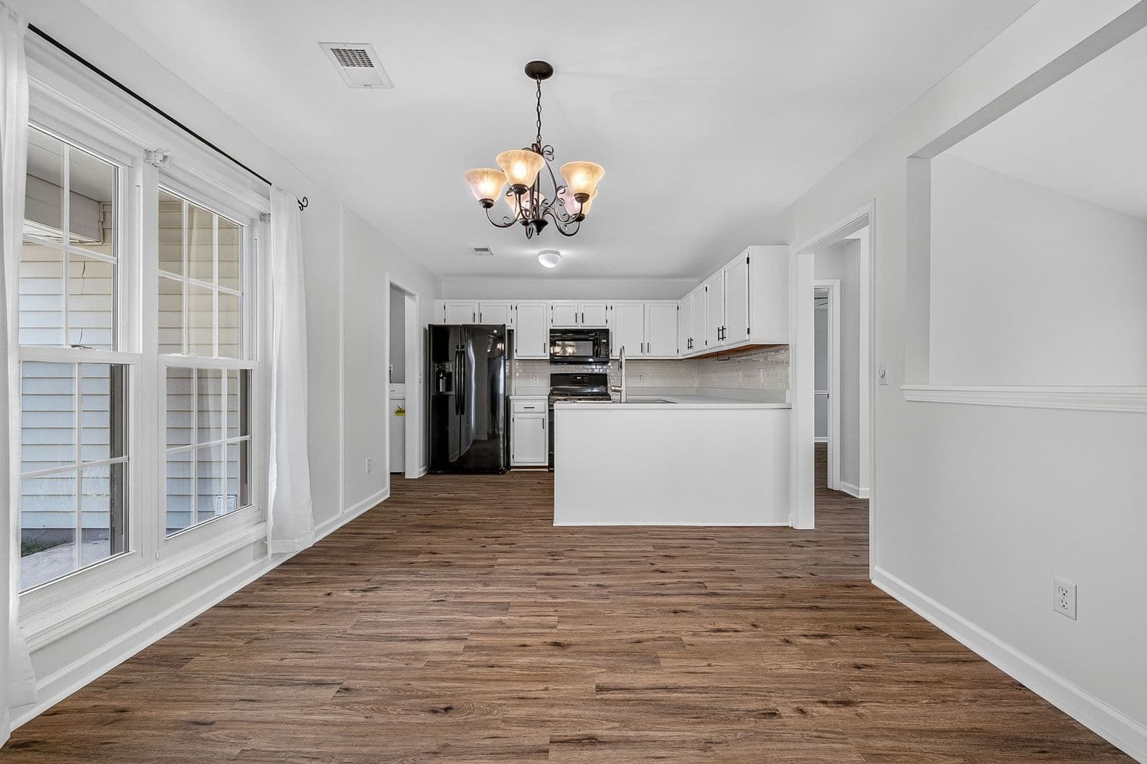 Summerville House: 117 Hopper Dr