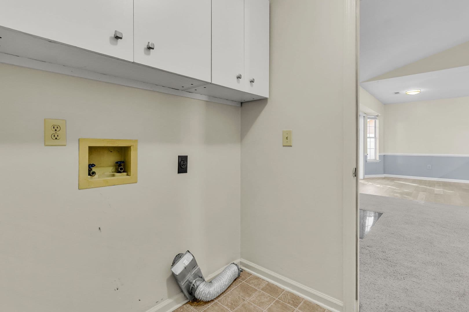 Summerville House: 182 Paddock Way