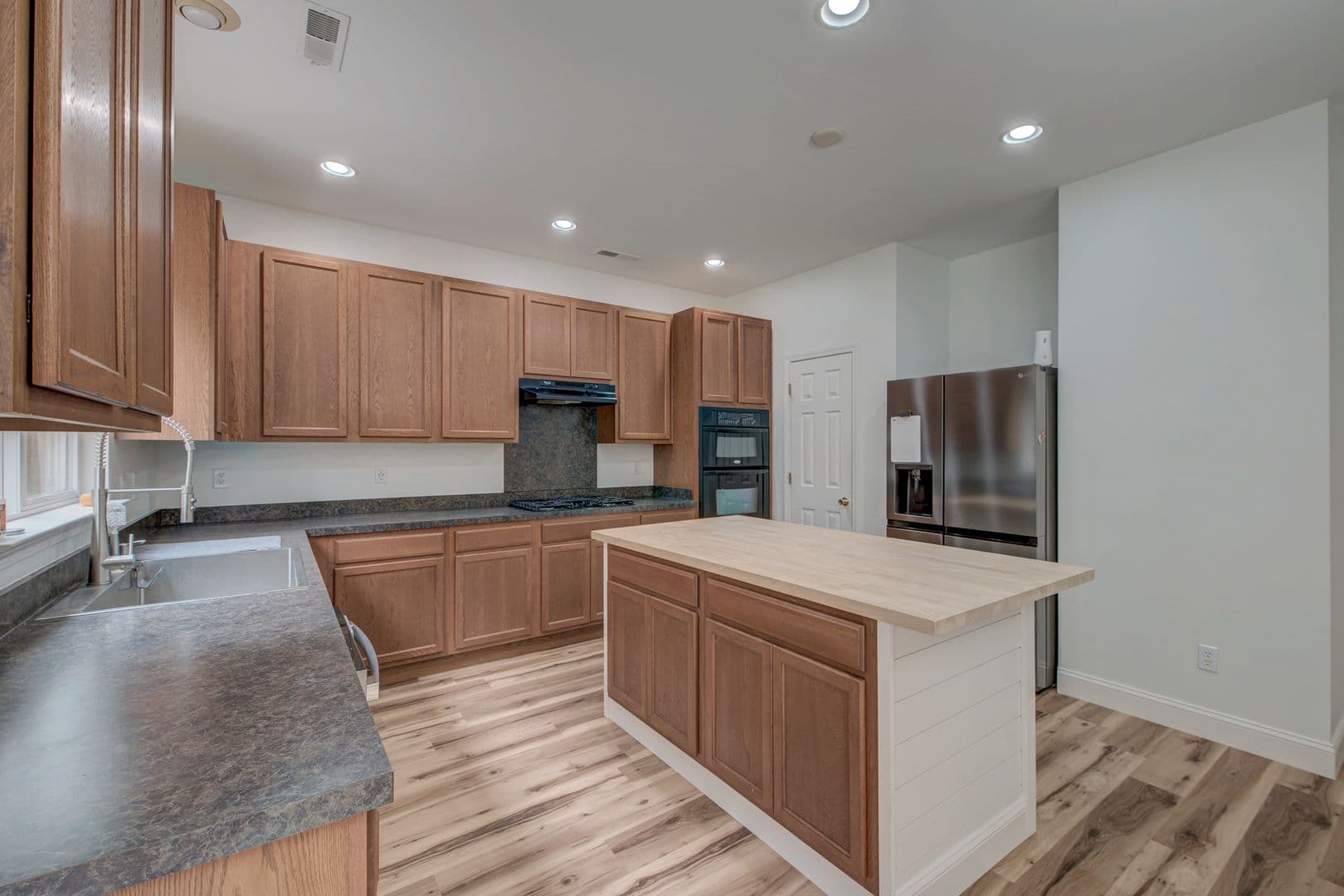 Moncks Corner House: 208 Woodbrook Way
