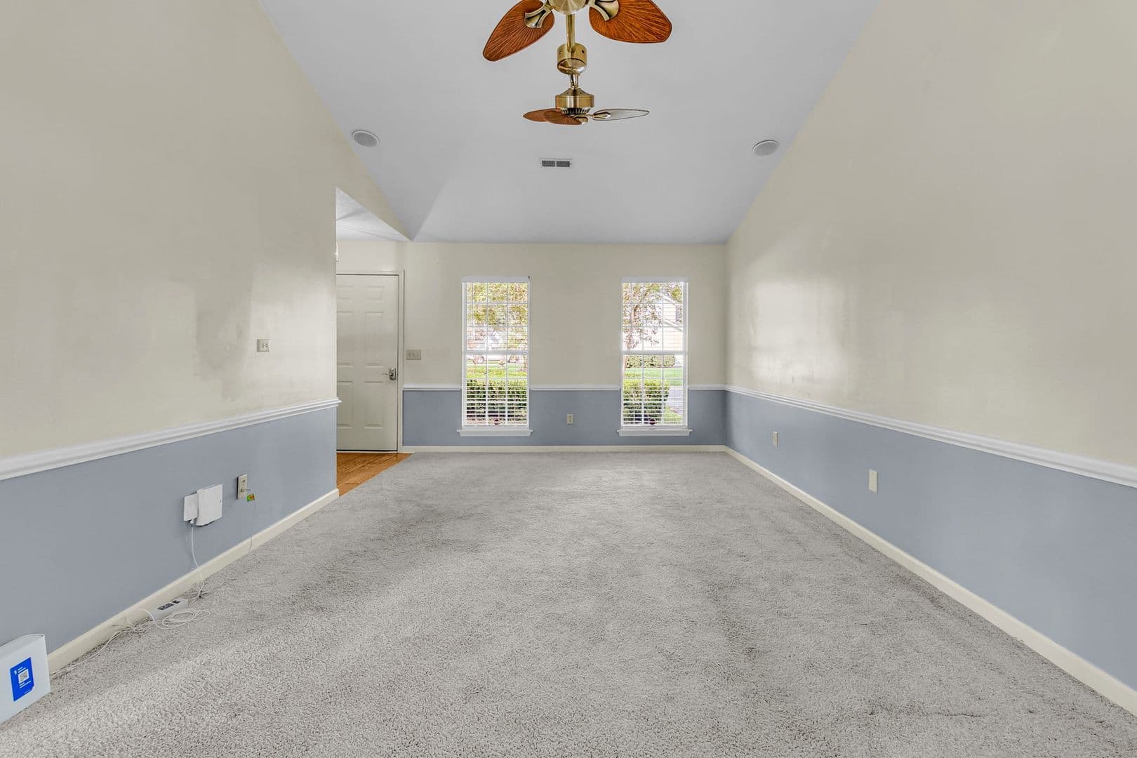 Summerville House: 182 Paddock Way
