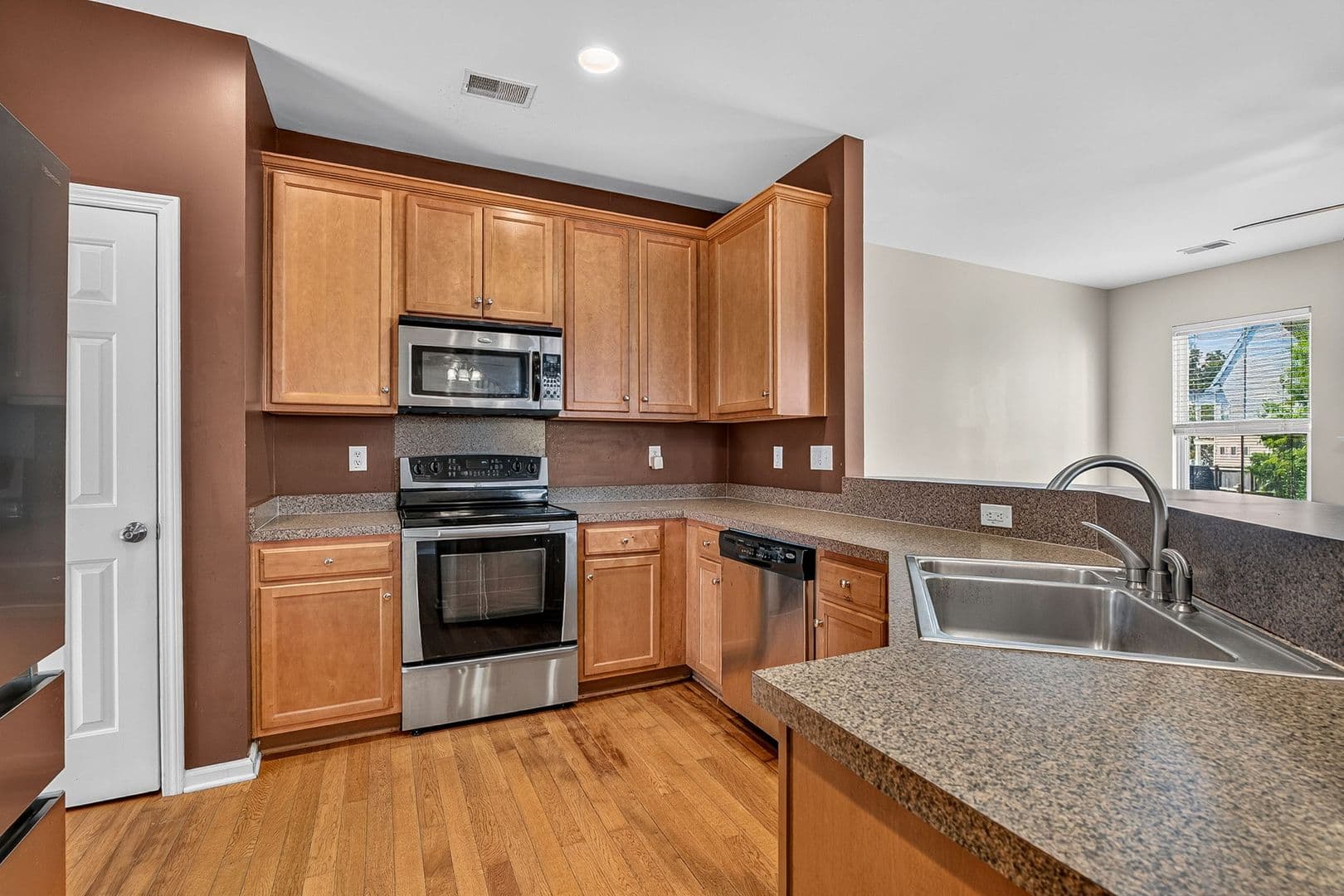 Goose Creek House: 103 Cordoba Ct