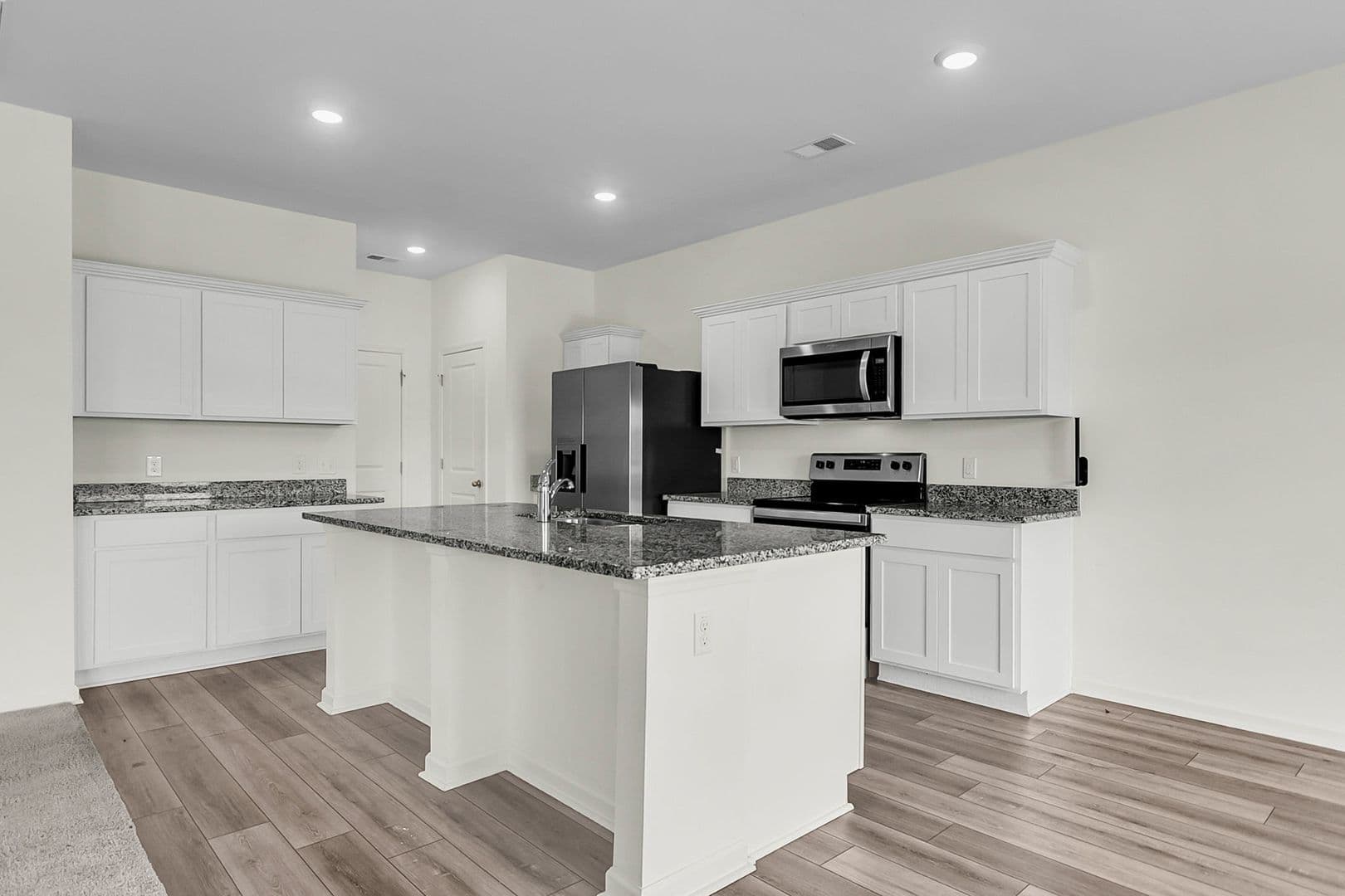 Summerville House: 424 Pender Woods Dr.