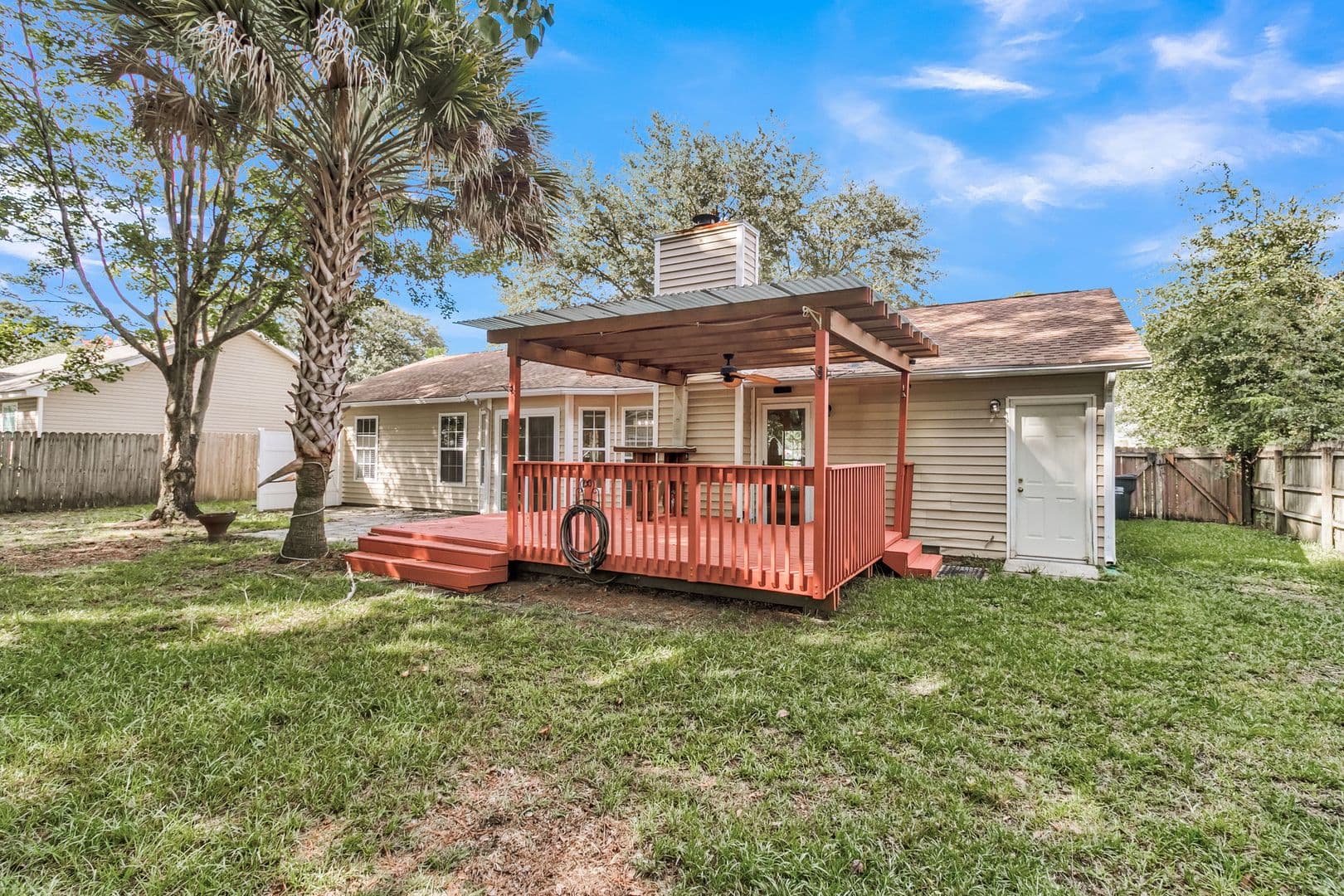 Summerville House: 182 Paddock Way