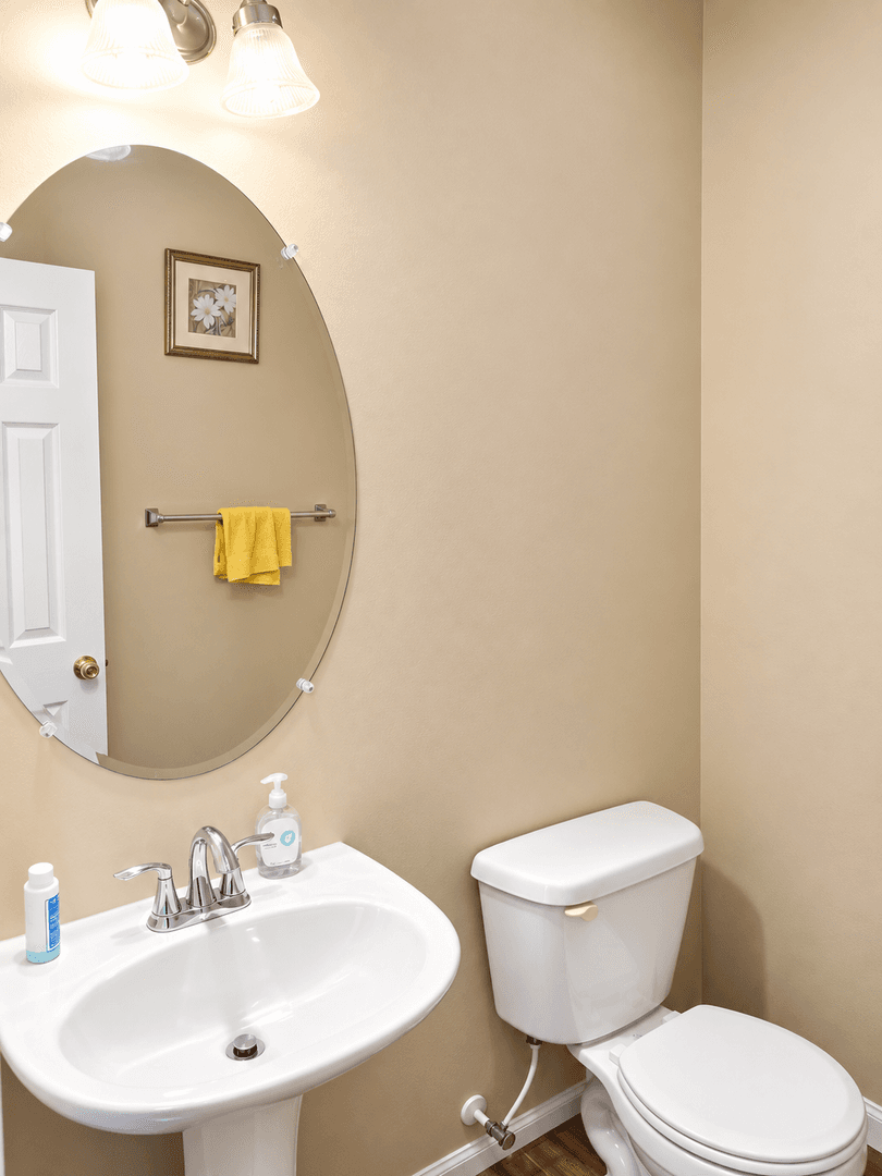Middle River Townhome: 9829 Biggs Rd