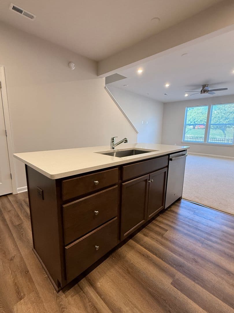 Hyattsville Condo: 6711 Belcrest Rd
