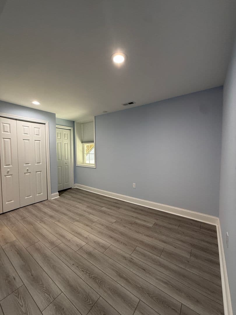 Parkville House: 8915 Whitecliff Ln