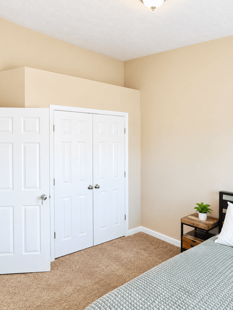 Middle River Townhome: 9829 Biggs Rd