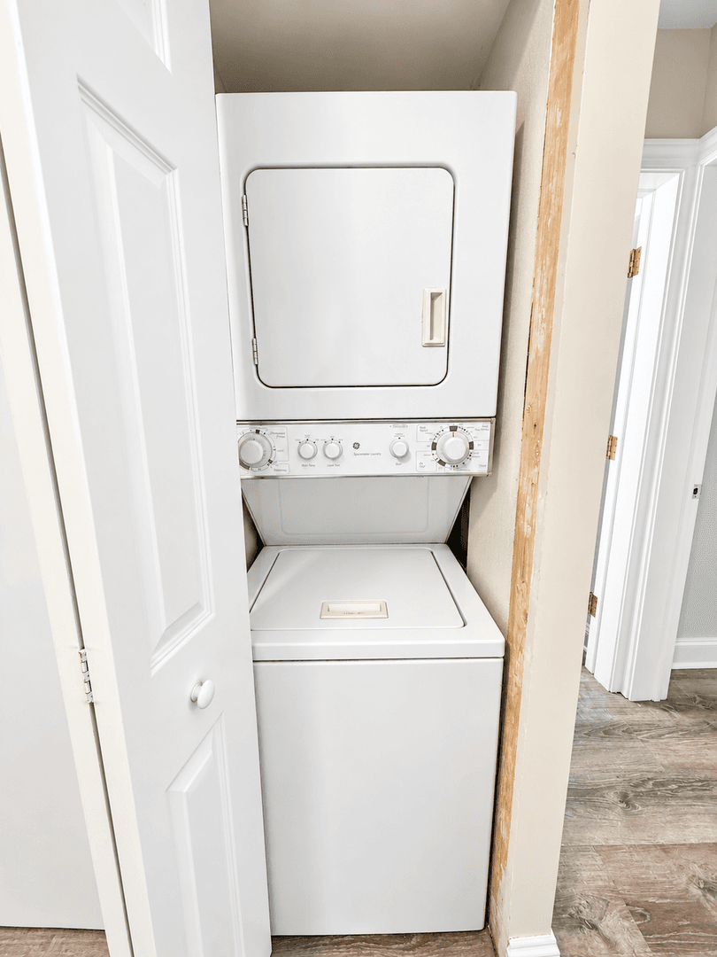 Rockville Apartment: 205 Dawson Ave