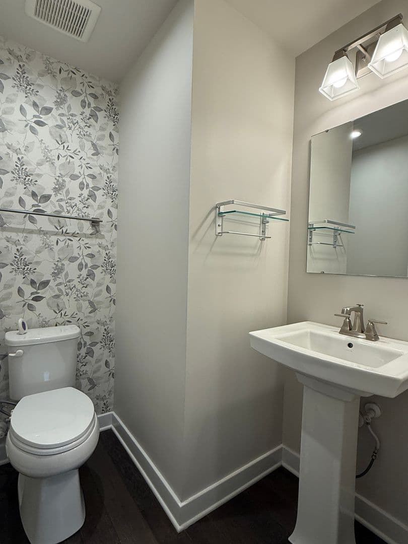 Middle River House: 506 Ladywell St