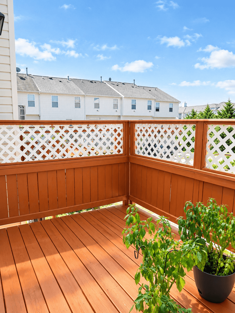 Middle River Townhome: 9829 Biggs Rd