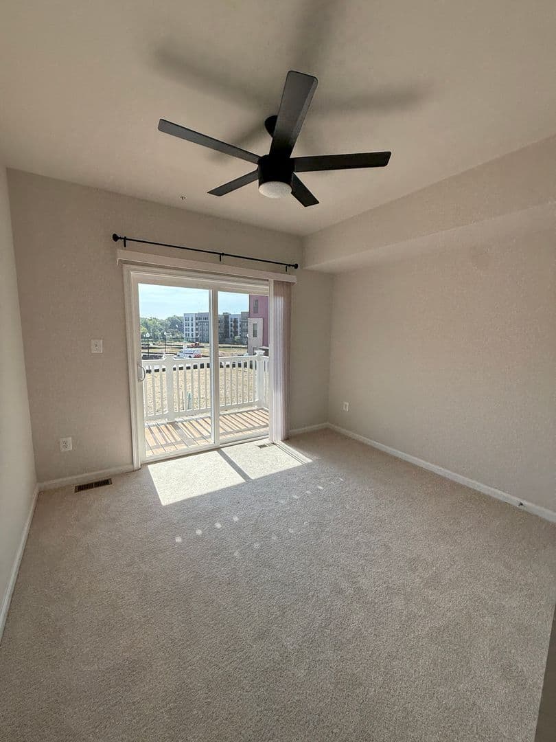 Hyattsville Condo: 6711 Belcrest Rd