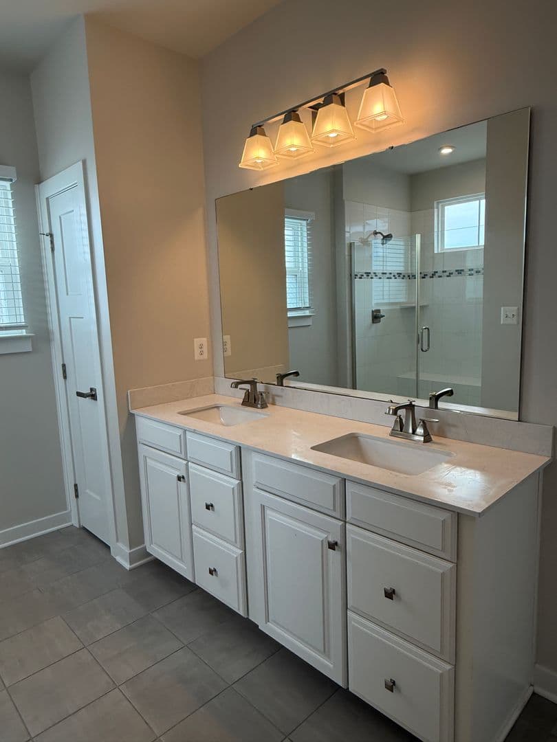 Middle River House: 506 Ladywell St