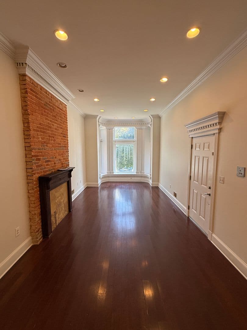 Baltimore Condo: 2318 Eutaw Pl