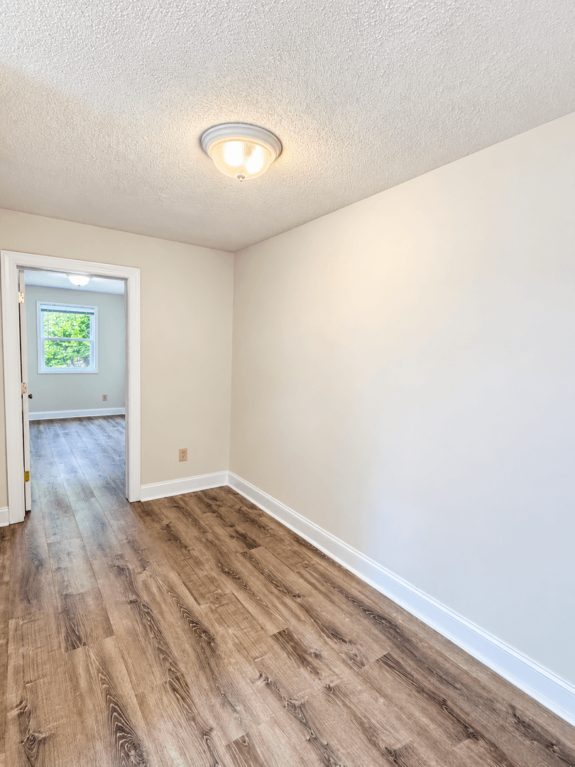 Rockville Apartment: 205 Dawson Ave
