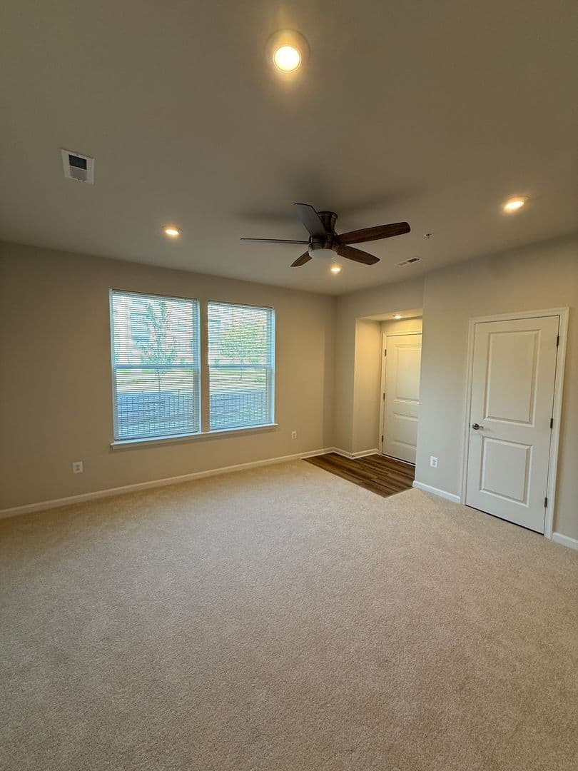 Hyattsville Condo: 6711 Belcrest Rd