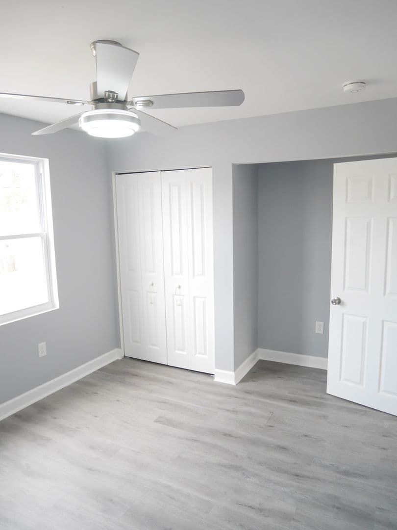 Essex Apartment: 325-331 S. Marlyn Ave