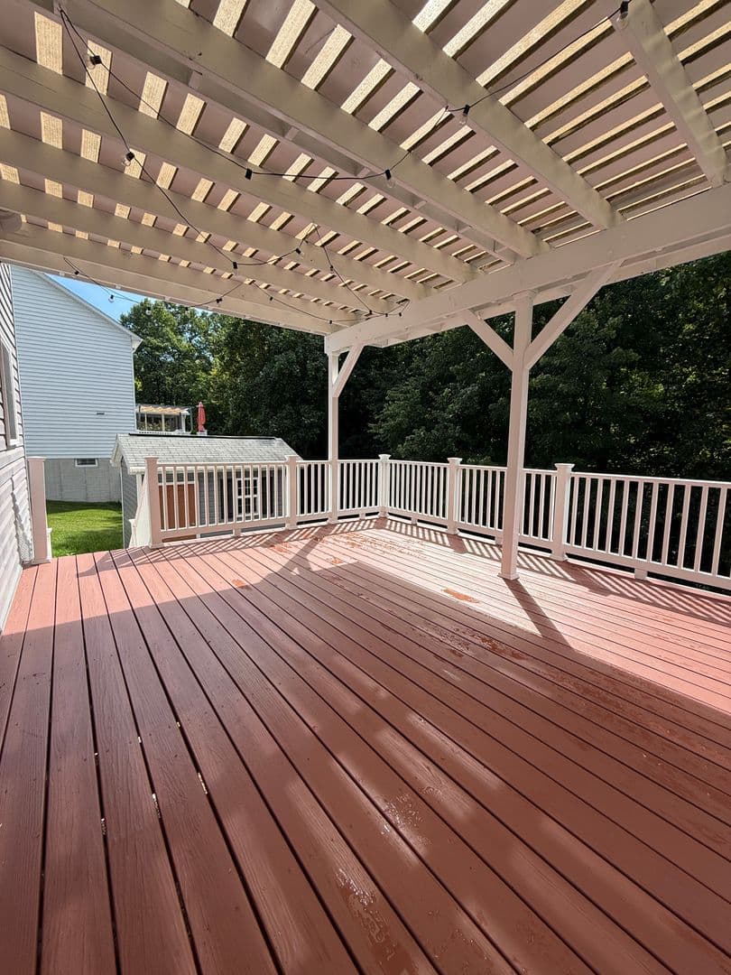 Parkville House: 8915 Whitecliff Ln