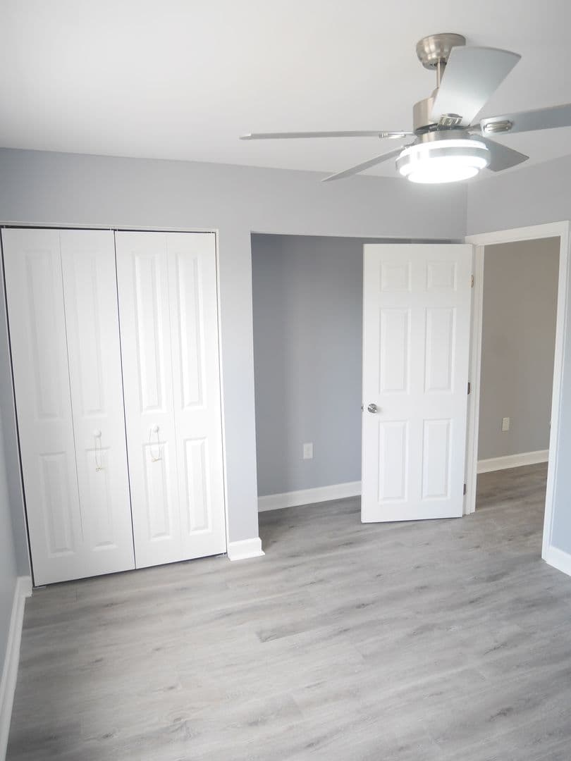 Essex Apartment: 325-331 S. Marlyn Ave