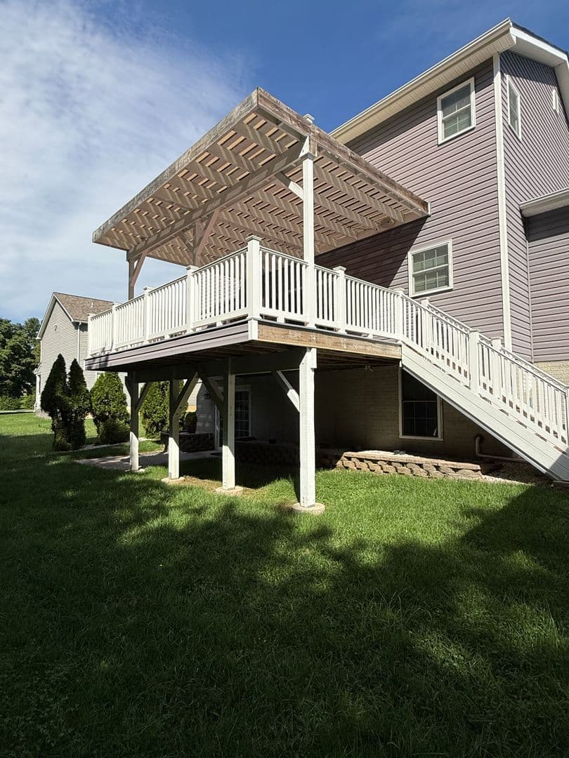 Parkville House: 8915 Whitecliff Ln