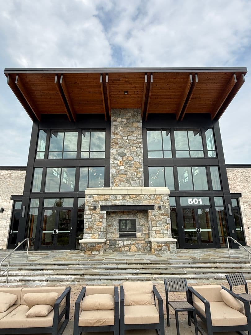 Middle River House: 506 Ladywell St