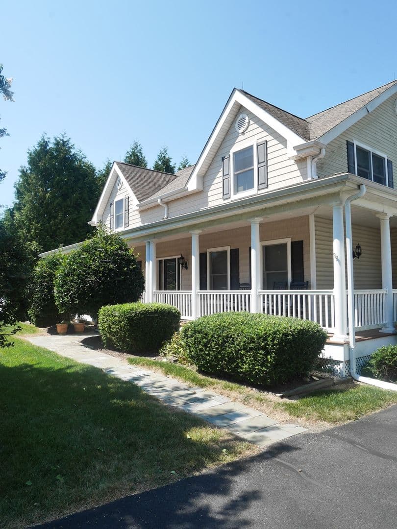 Lewes House: 36 Harborview Rd