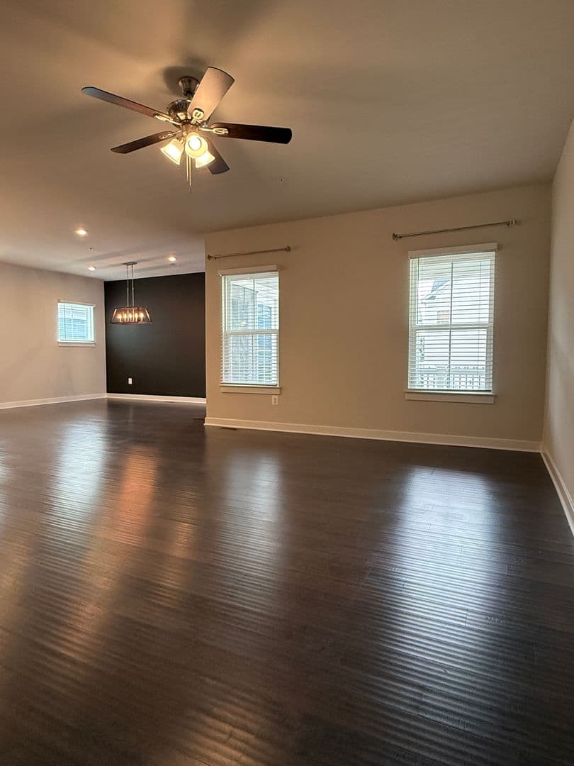 Middle River House: 506 Ladywell St