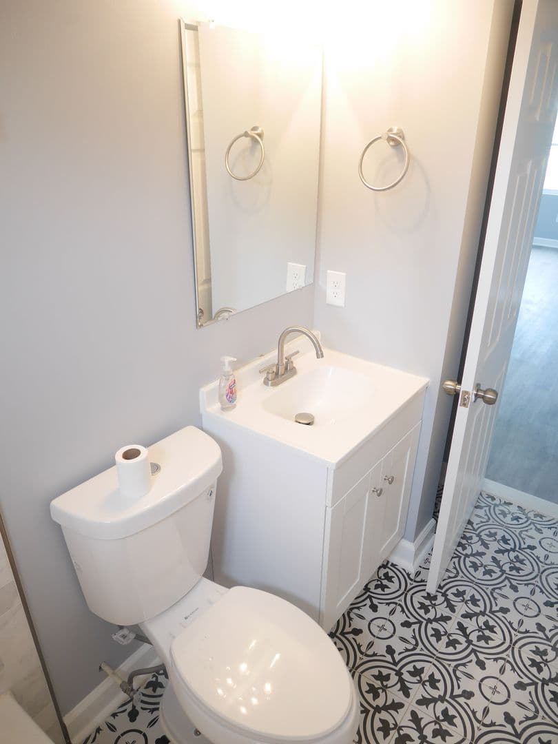 Essex Apartment: 325-331 S. Marlyn Ave
