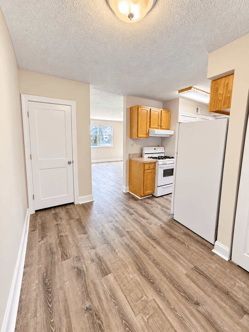 Rockville Apartment: 205 Dawson Ave
