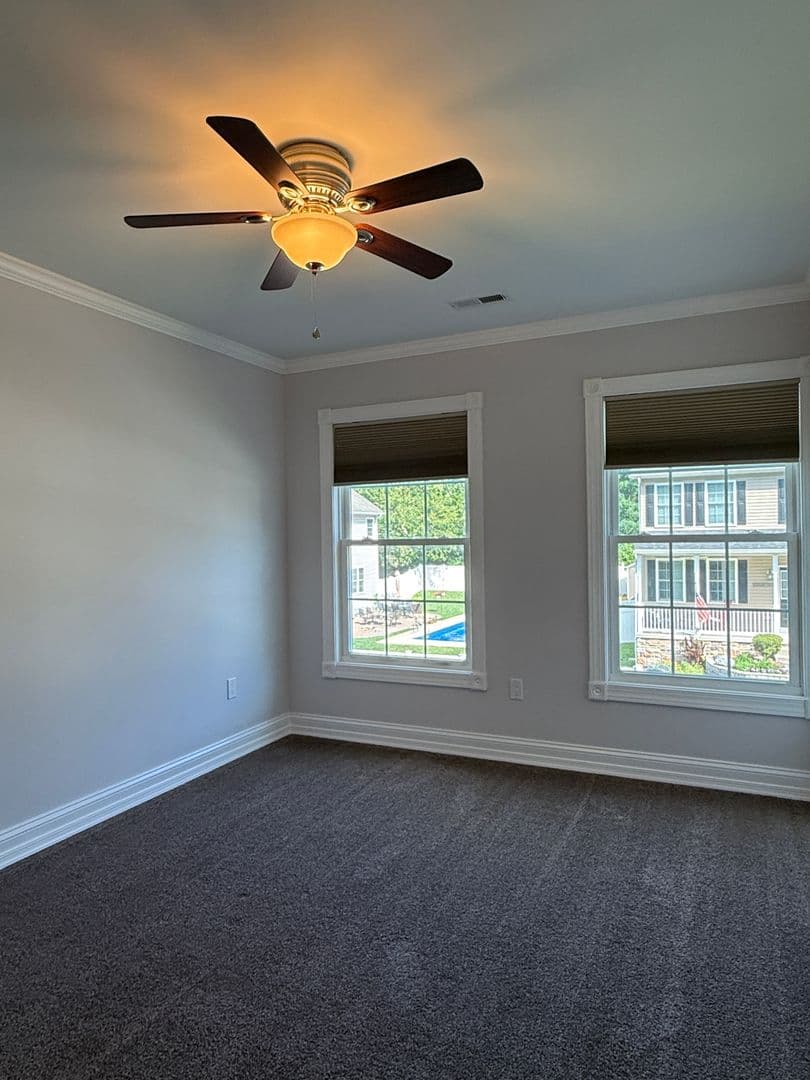 Parkville House: 8915 Whitecliff Ln