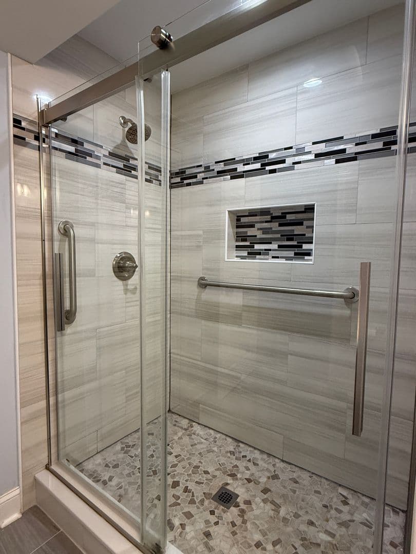 Parkville House: 8915 Whitecliff Ln