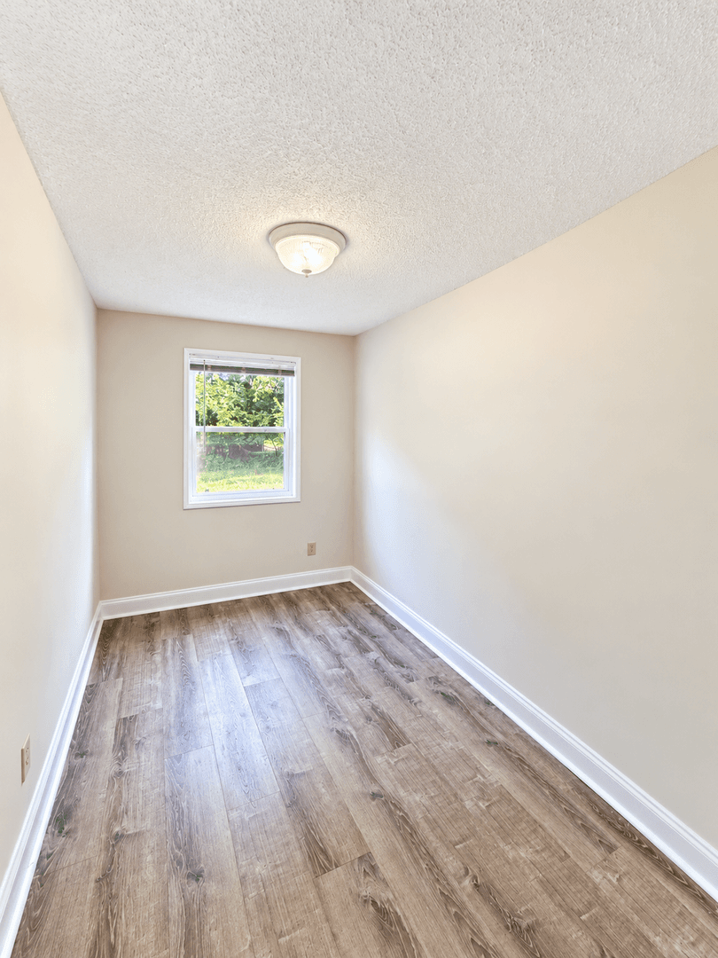 Rockville Apartment: 205 Dawson Ave