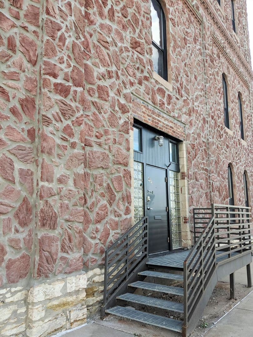 Kansas City Apartment: 425 Washington St