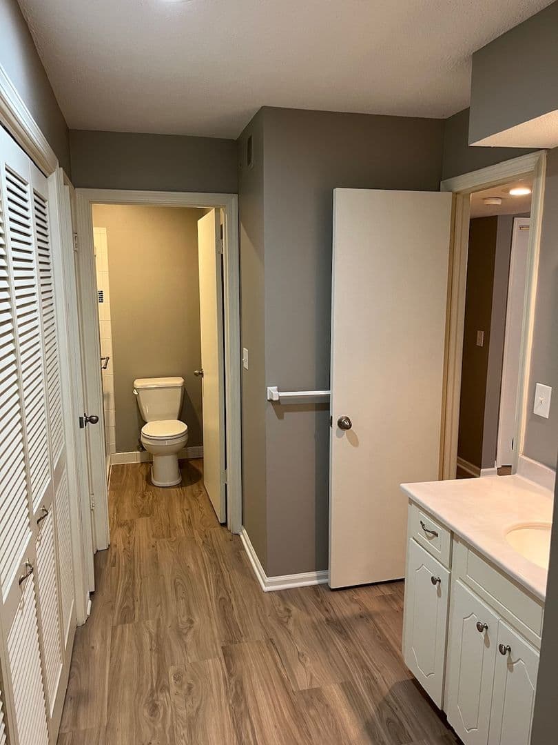 Fairway Apartment: 2900 W. 53rd Street