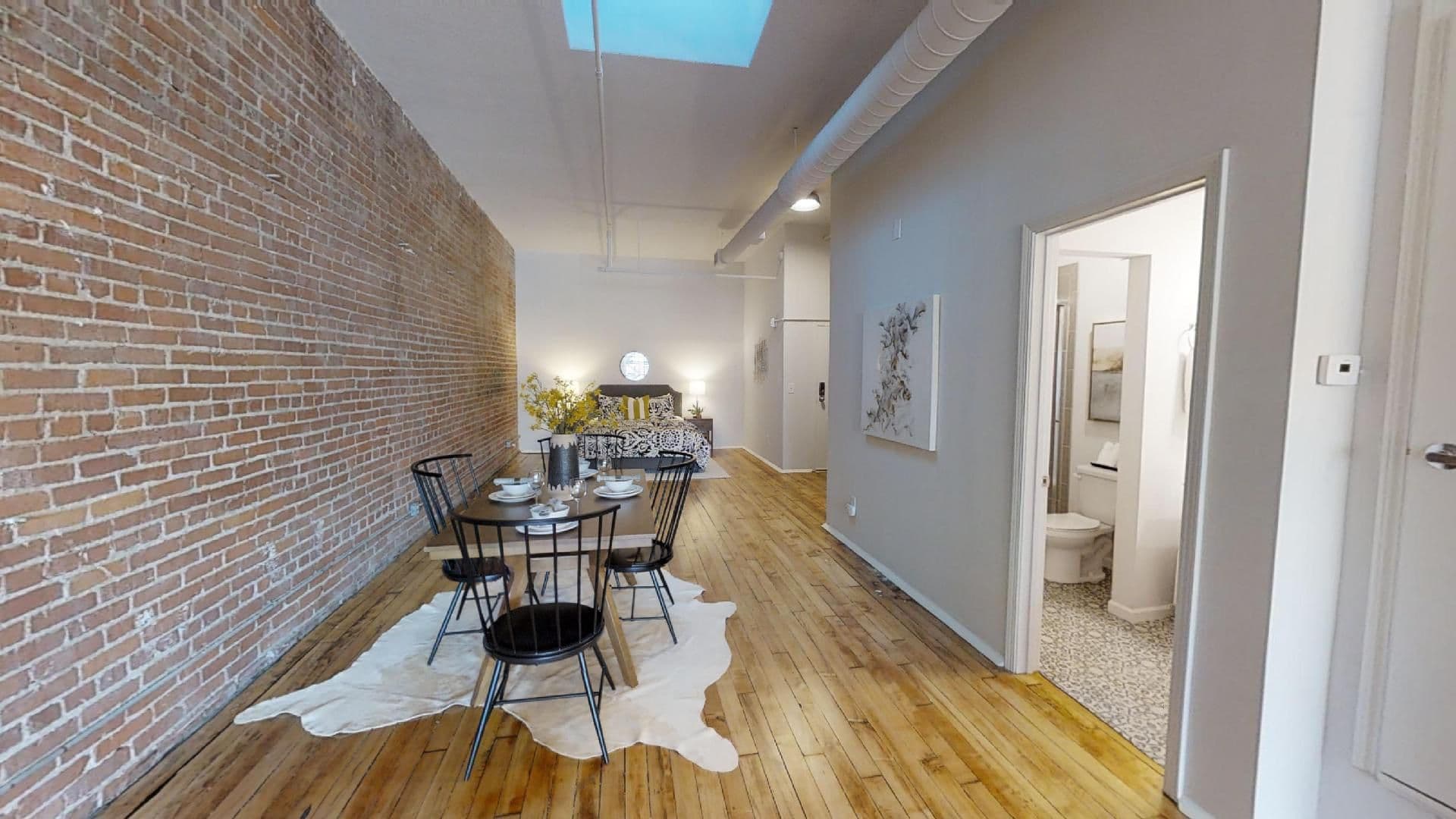 Kansas City Apartment: 218 Delaware St