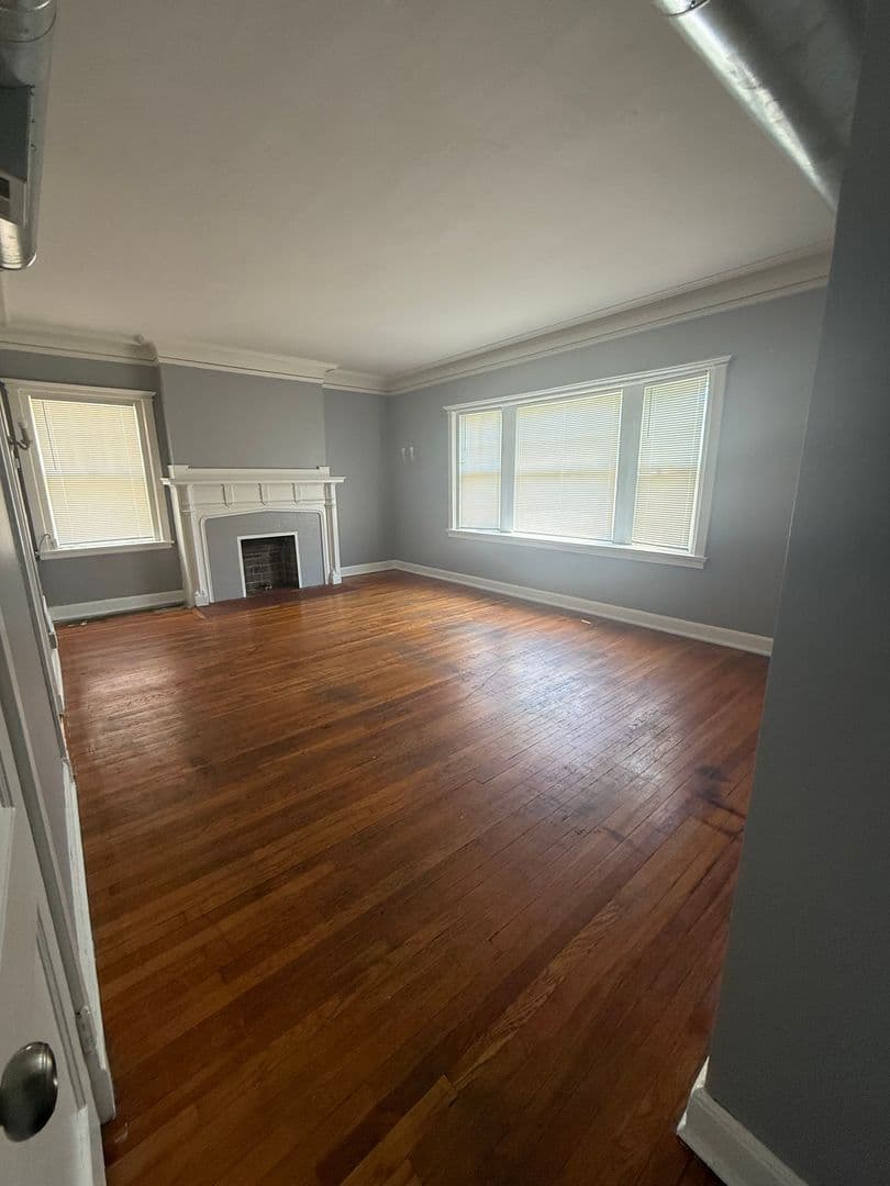 Kansas City Apartment: 4144-4146 Warwick Blvd