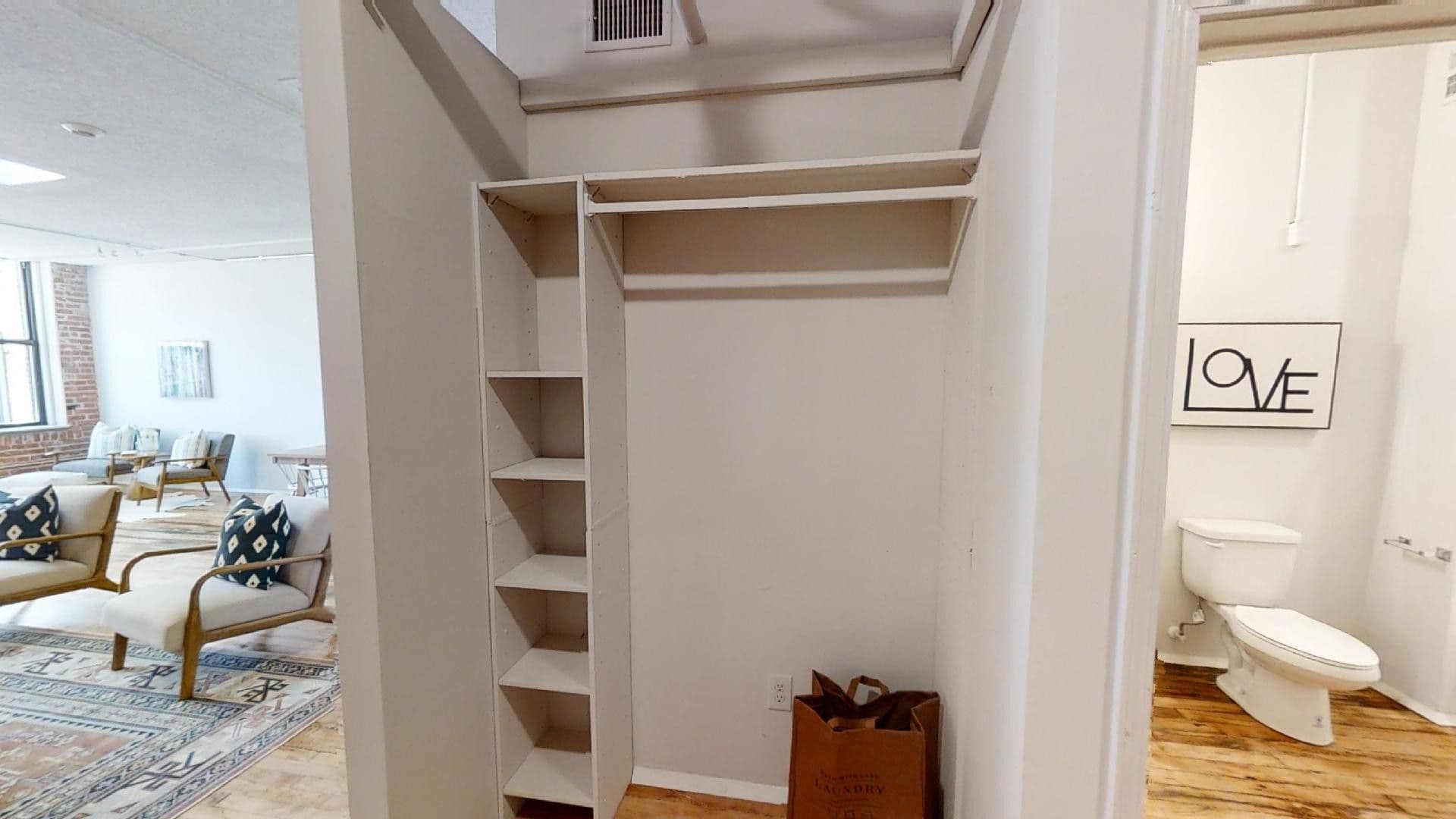 Kansas City Apartment: 201 Wyandotte St