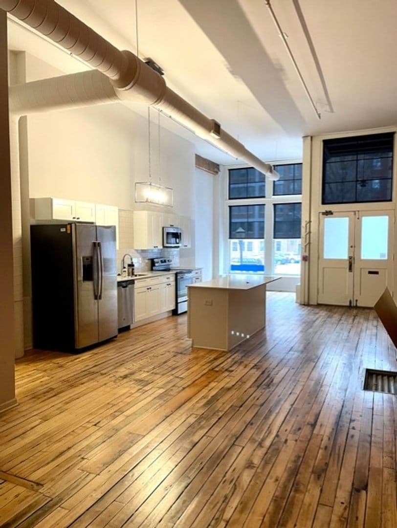 Kansas City Apartment: 218 Delaware St