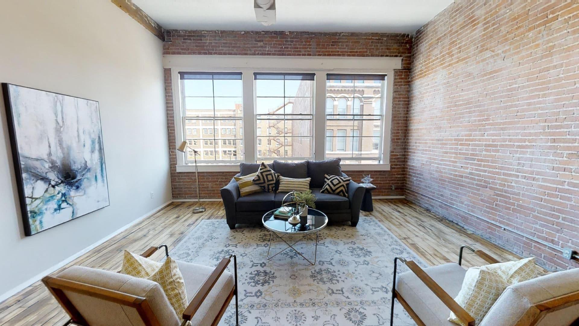 Kansas City Apartment: 218 Delaware St