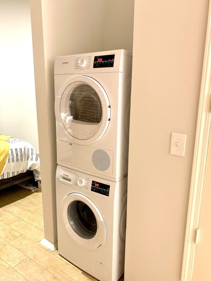 Kansas City Apartment: 218 Delaware St
