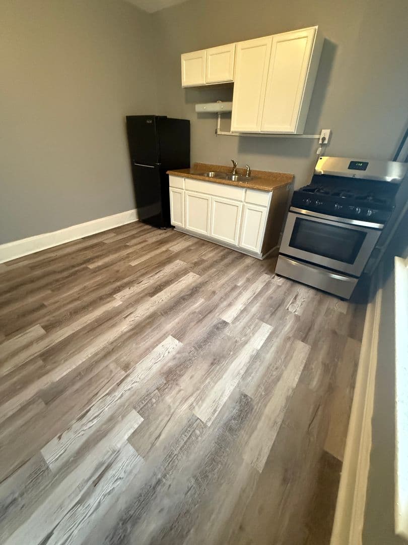 Kansas City Apartment: 4128-4130 Warwick Blvd