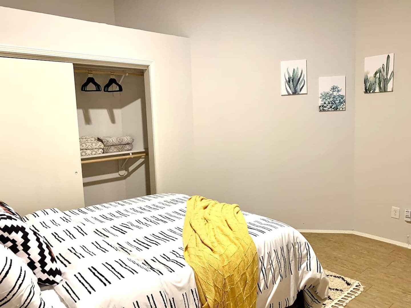 Kansas City Apartment: 218 Delaware St