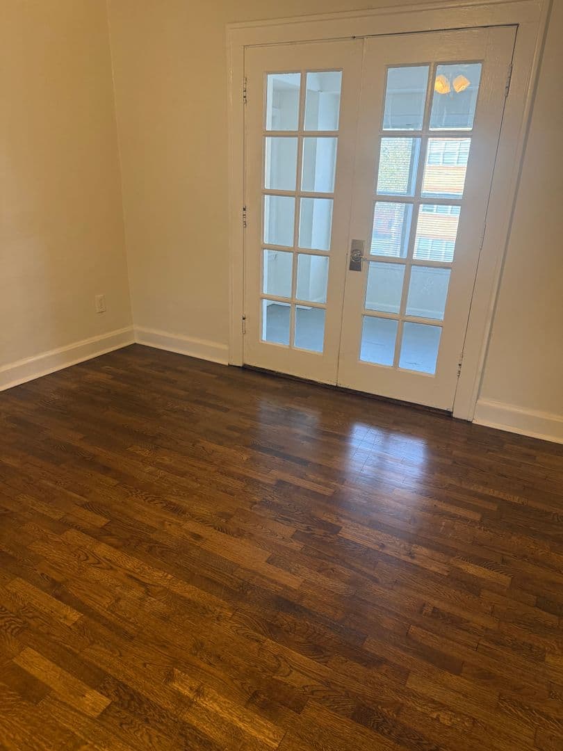 Kansas City Apartment: 4319 - 4327 Mercier Street