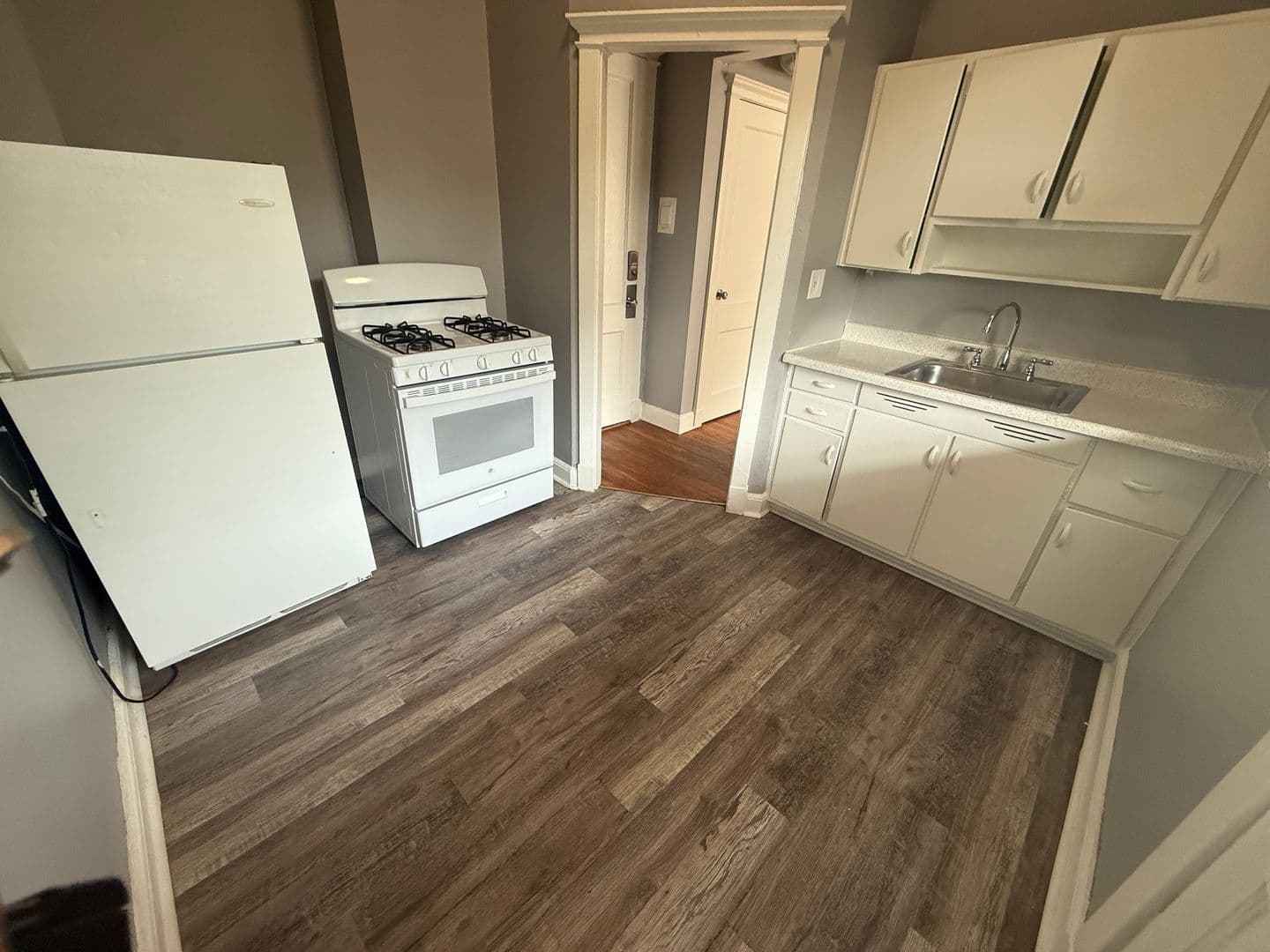 Kansas City Apartment: 4144-4146 Warwick Blvd