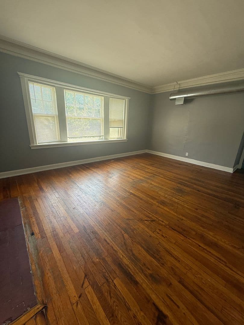 Kansas City Apartment: 4144-4146 Warwick Blvd