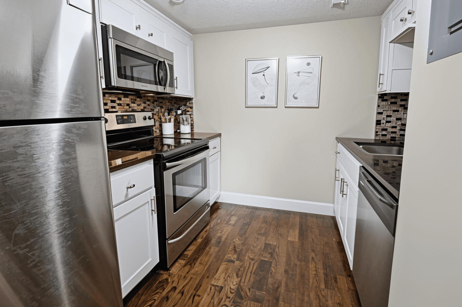Kansas City Apartment: 4427 Holly Street
