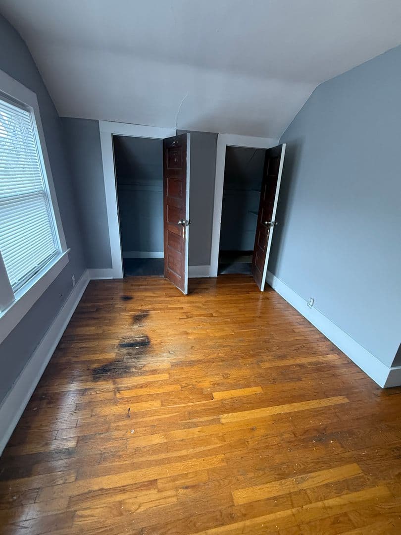 Kansas City Apartment: 3826 Warwick Blvd