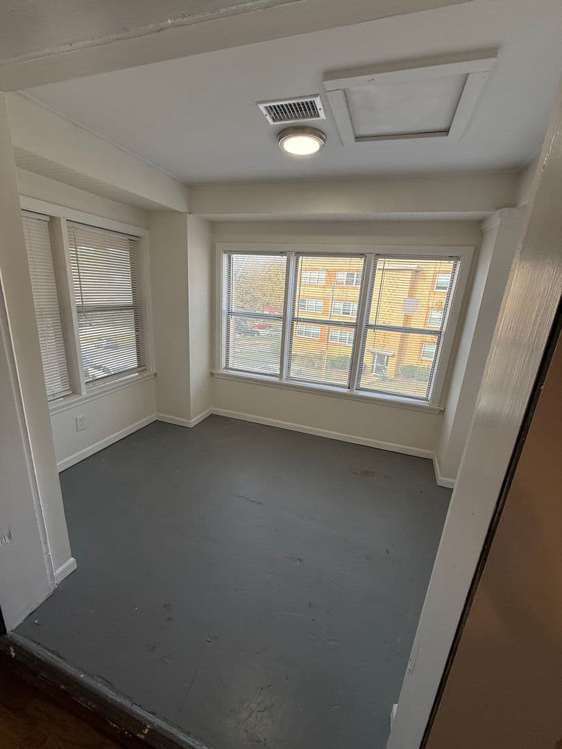 Kansas City Apartment: 4319 - 4327 Mercier Street