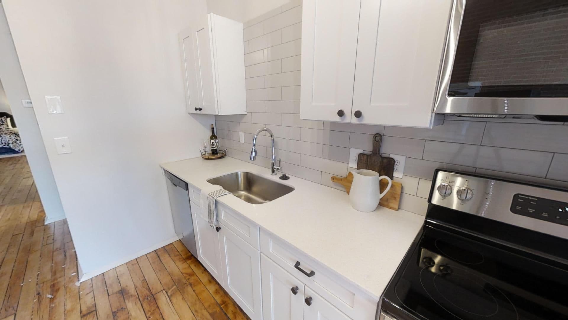 Kansas City Apartment: 218 Delaware St